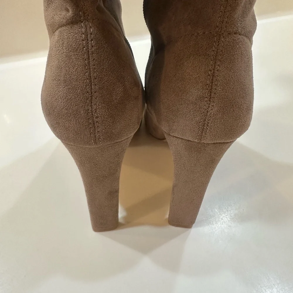 Thigh High Fashion Nova Women’s 4.5” Brown Faux Suede Boots SZ 6 NWOT - Picture 5 of 12